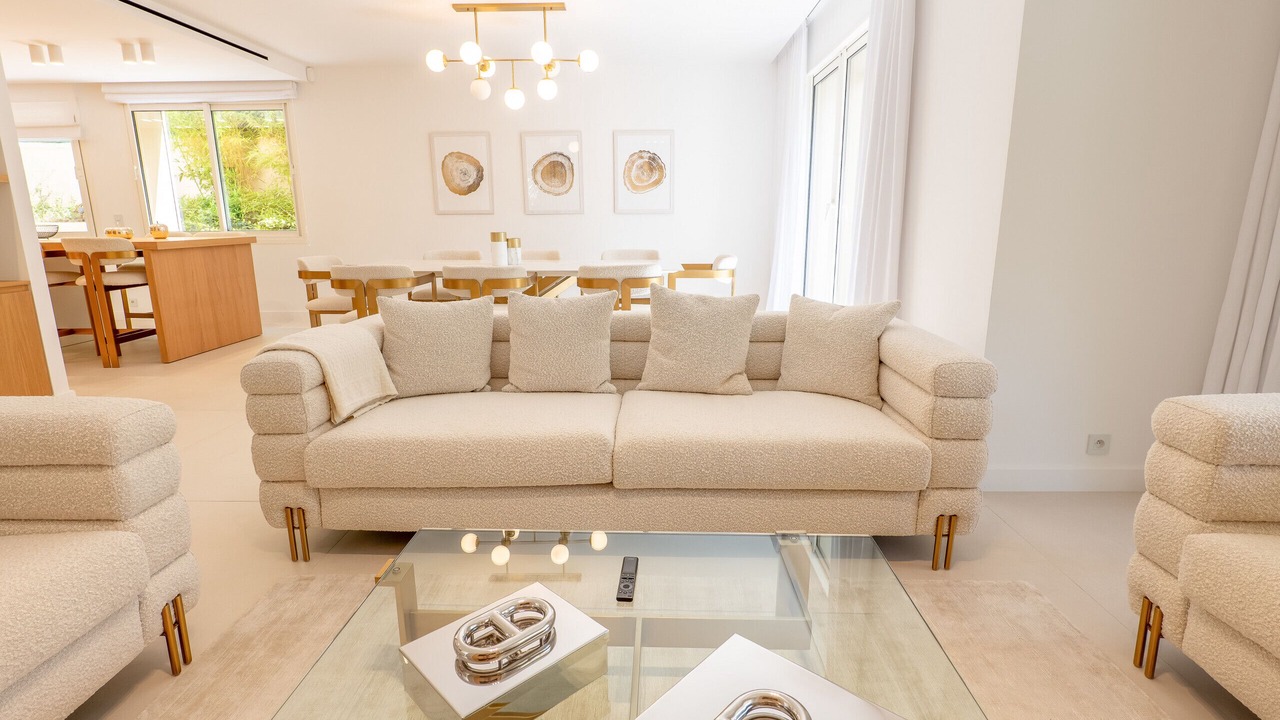 Photo of Livingroom in California - Pezou