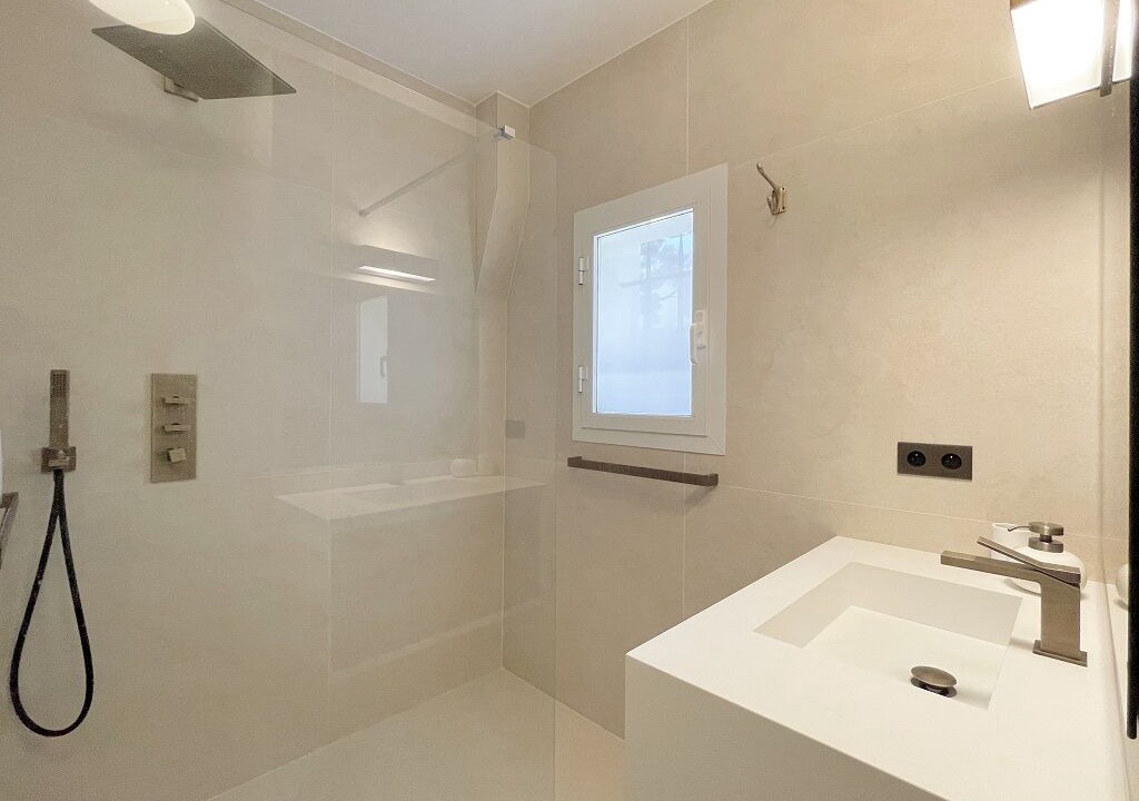 Photo of Bathroom in Mont Boron