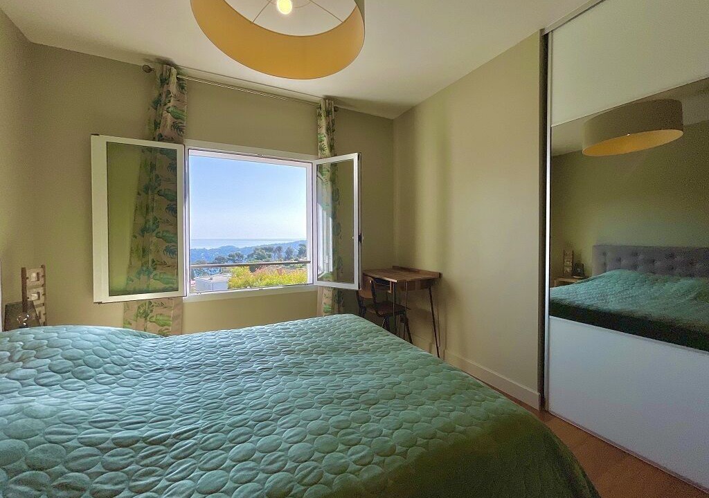 Photo of Bedroom in Mont Boron