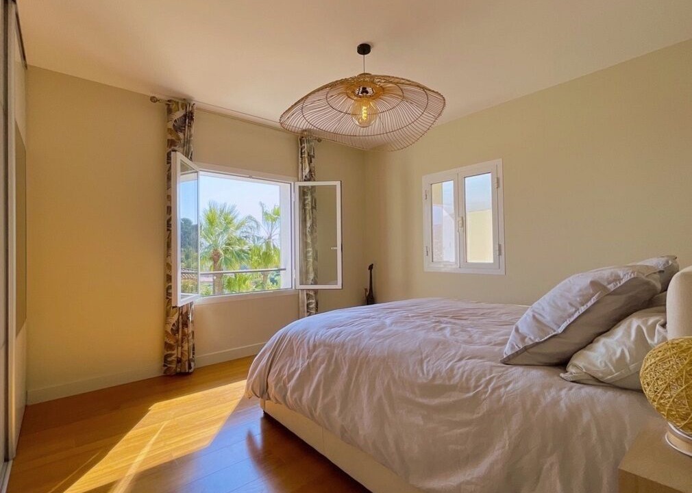 Photo of Bedroom in Mont Boron