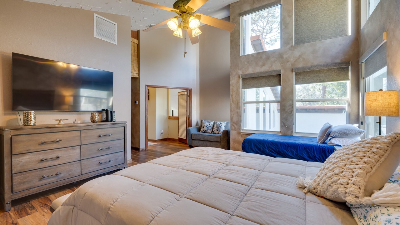 Photo of Bedroom in Forest City