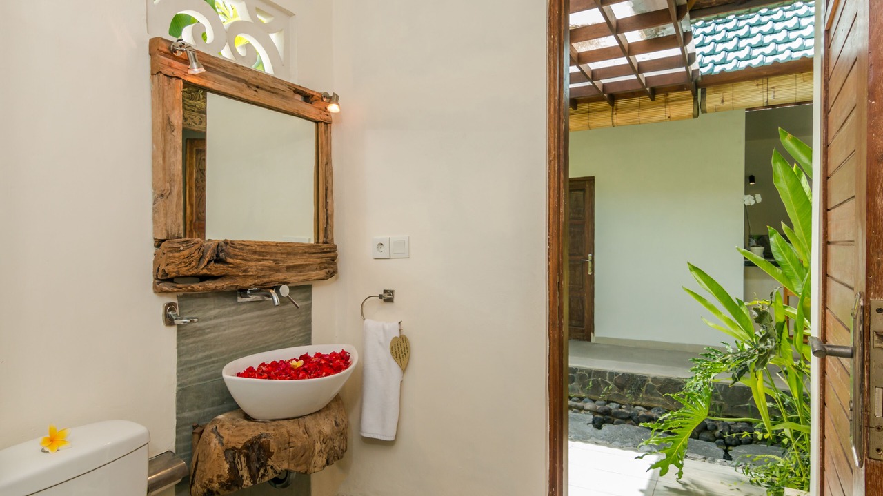 Photo of Bathroom in Sunset Road