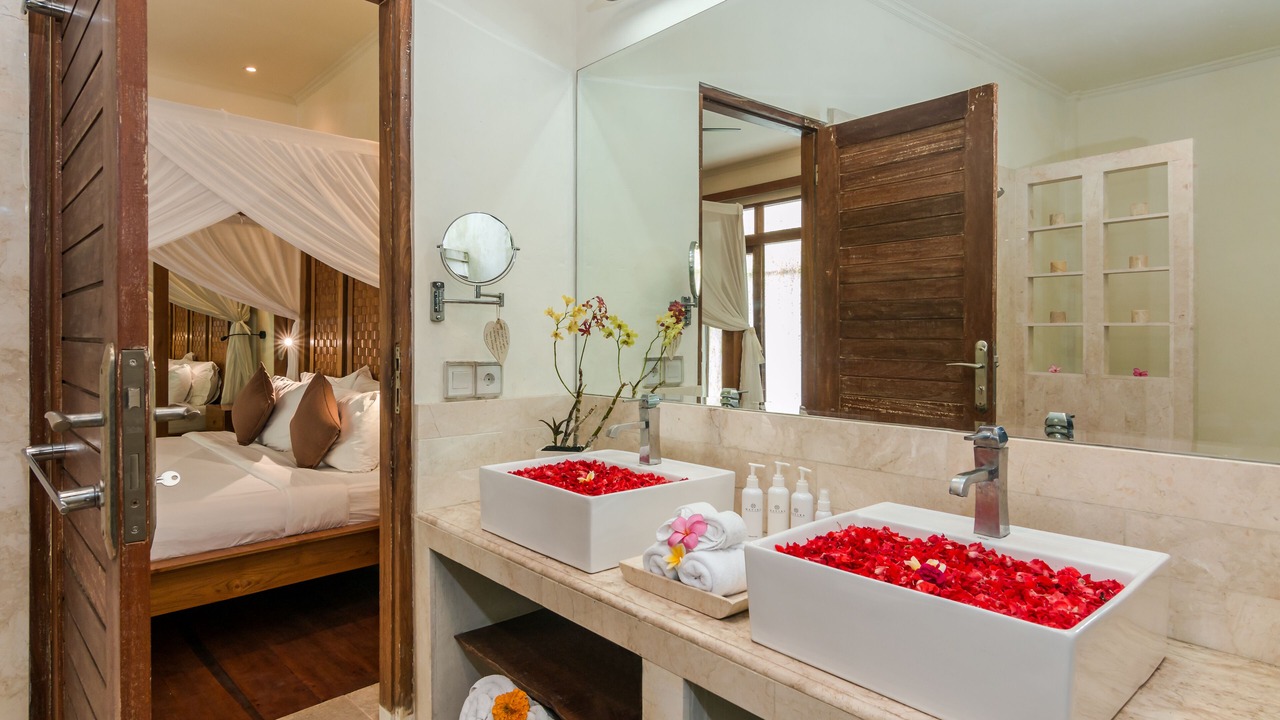 Photo of Bathroom in Sunset Road