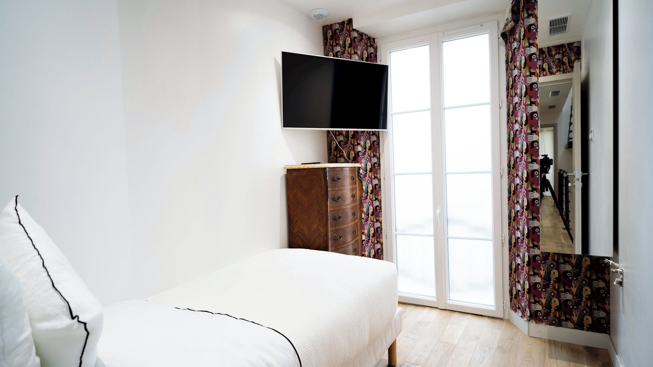 Photo of Bedroom in Cannes City Centre