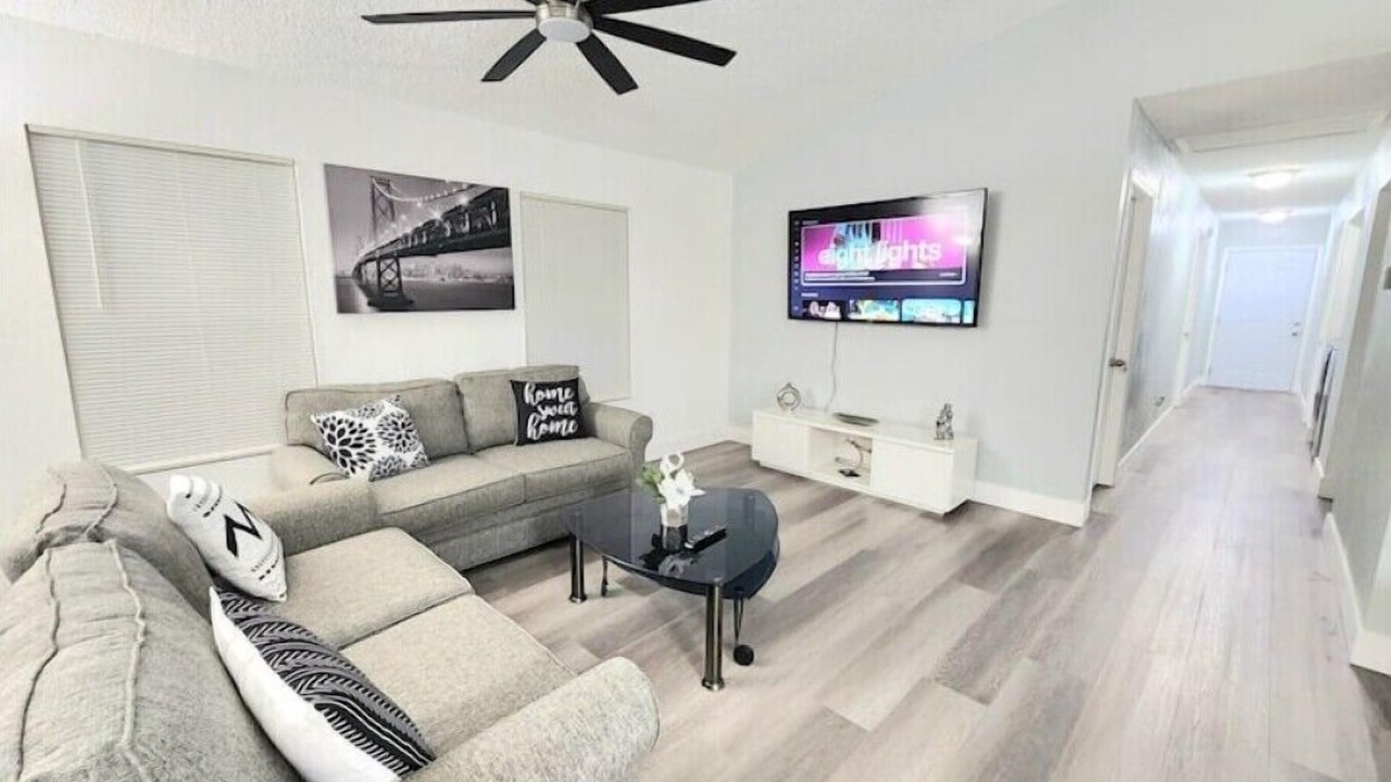 Photo of Livingroom in Holden-Paramore