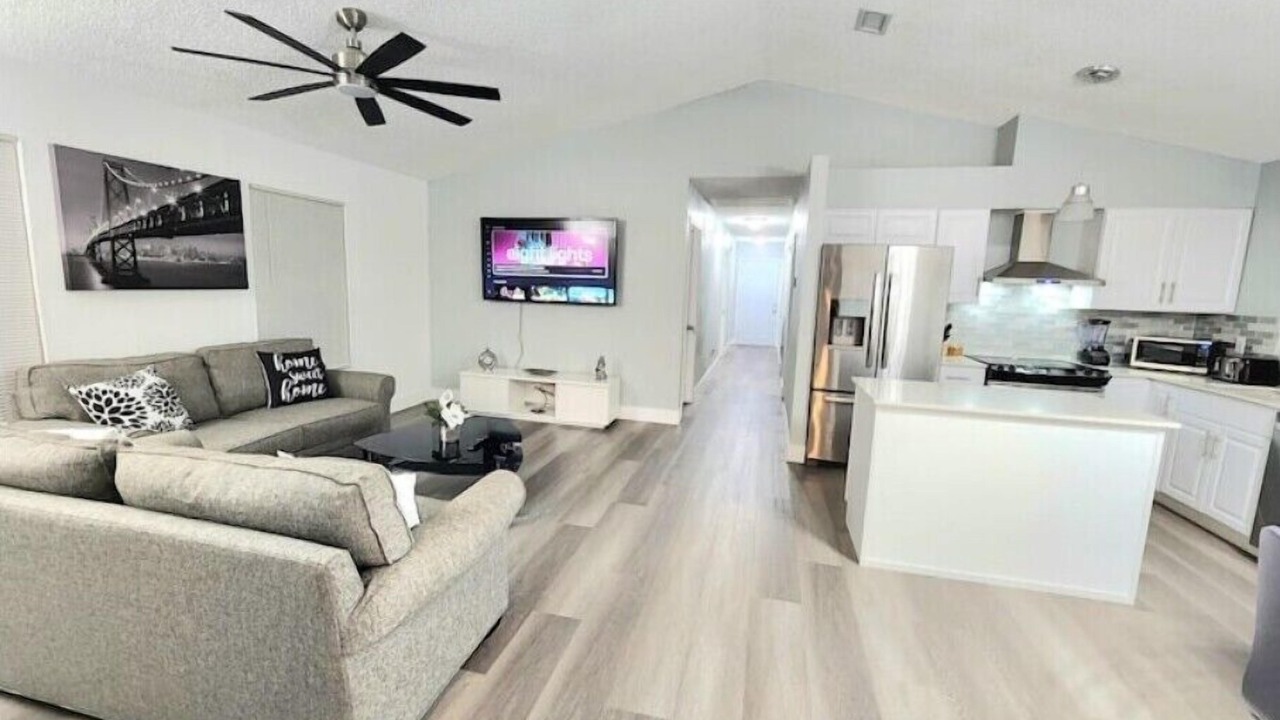 Photo of Livingroom in Holden-Paramore