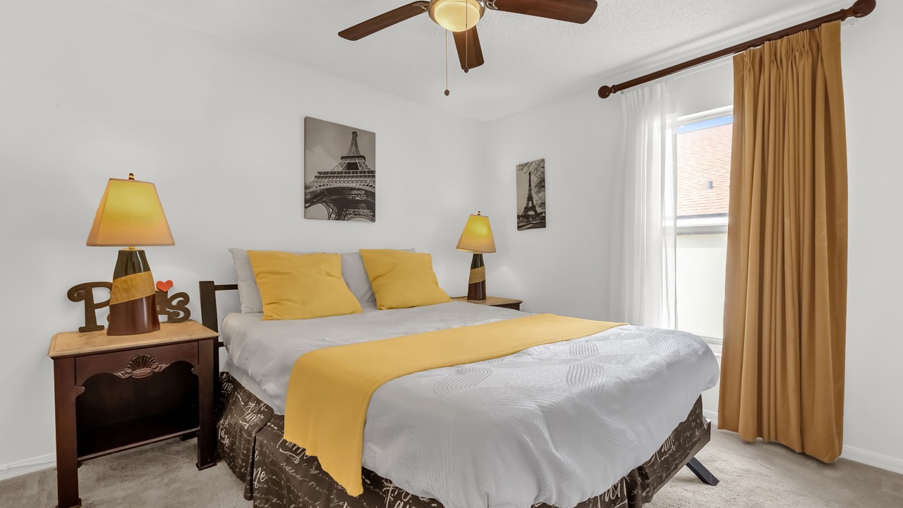 Photo of Bedroom in Florida Pines