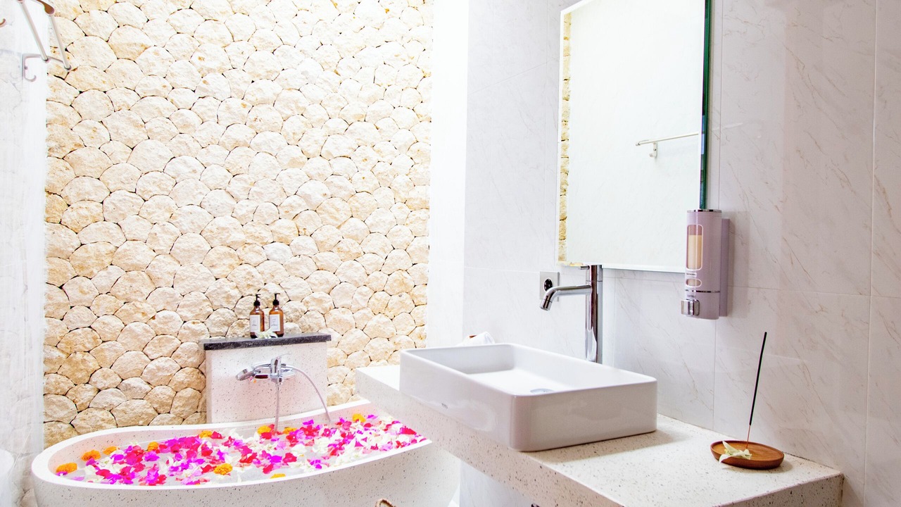 Photo of Bathroom in Padangsambian Klod