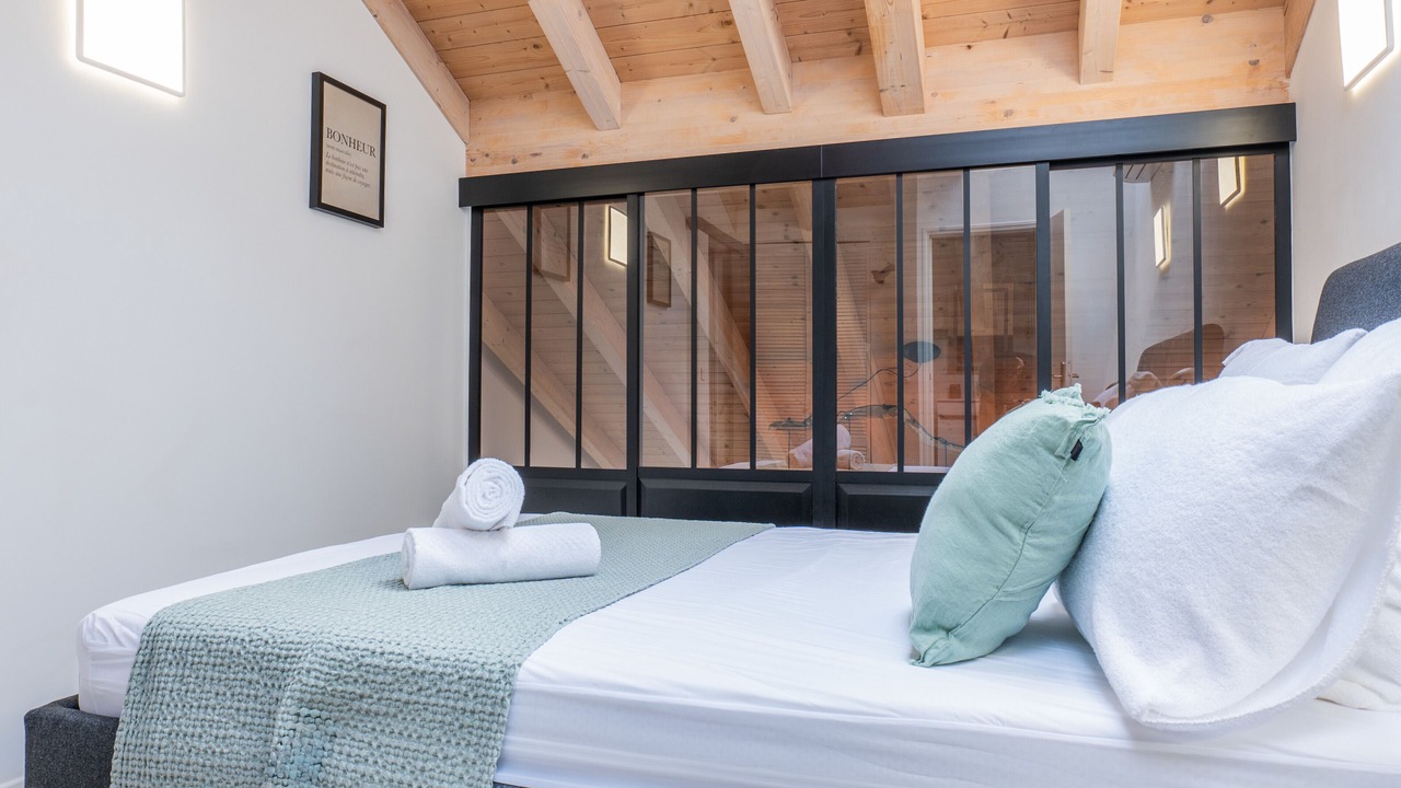 Photo of Bedroom in Cannes City Centre