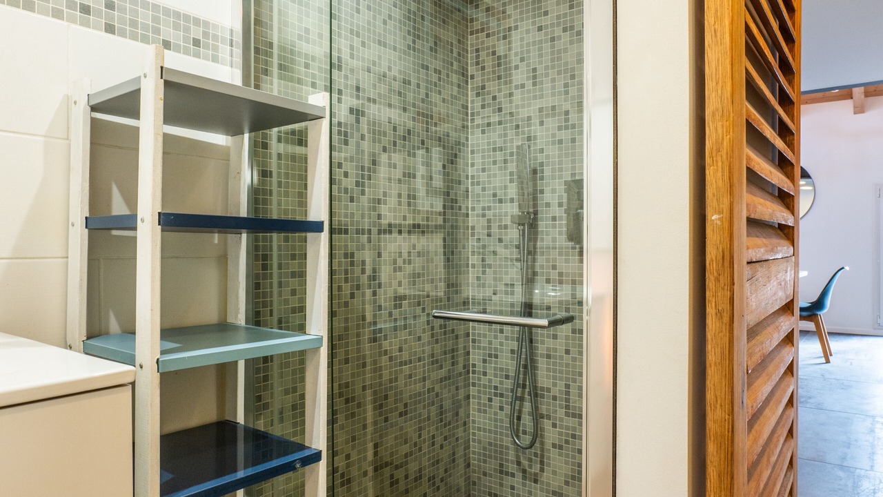 Photo of Bathroom in Cannes City Centre