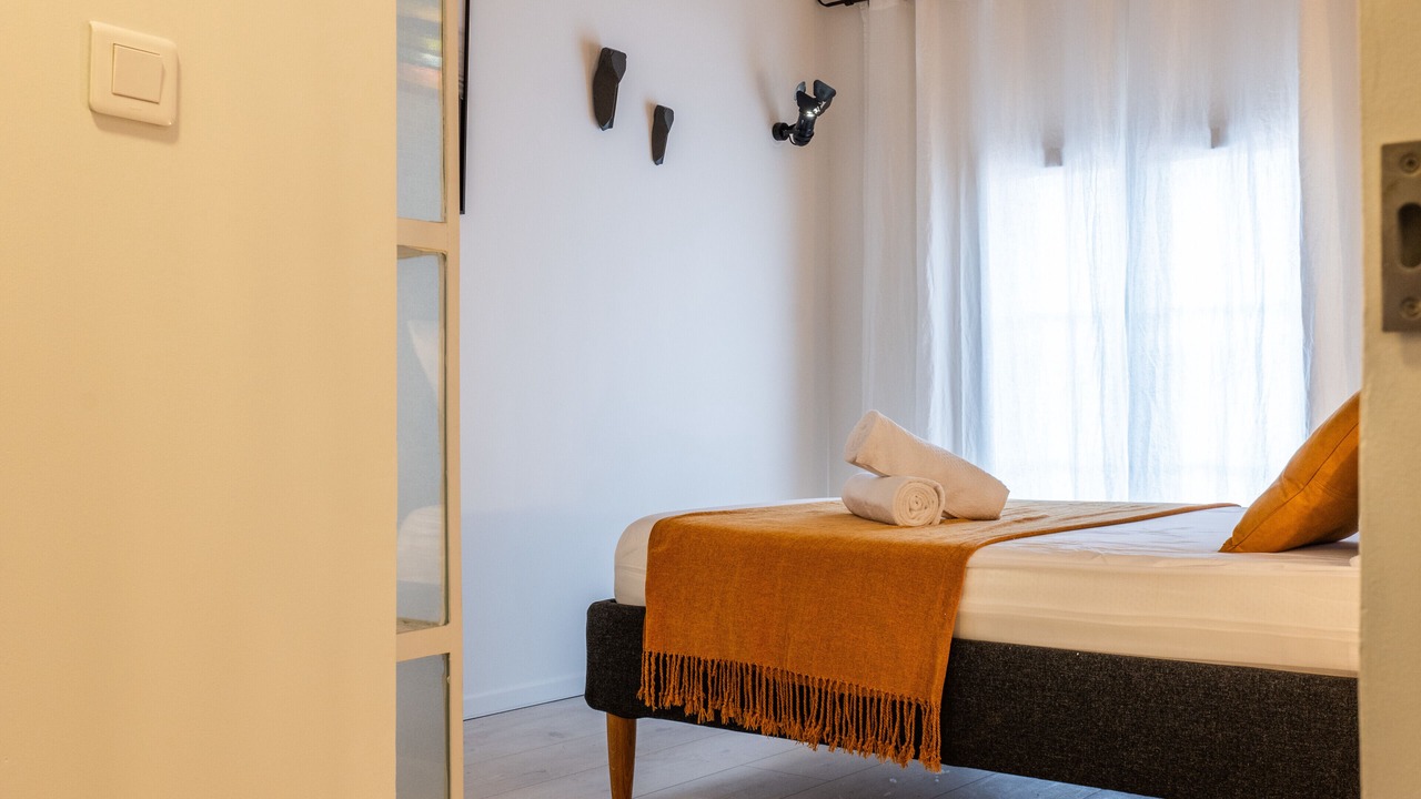 Photo of Bedroom in Cannes City Centre