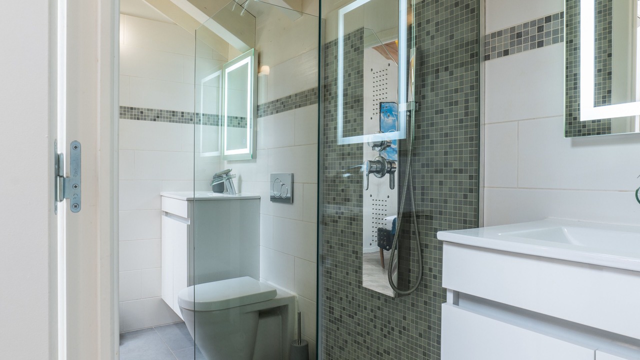 Photo of Bathroom in Cannes City Centre