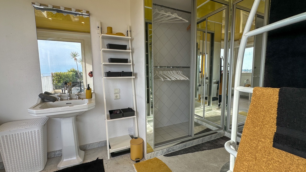 Photo of Bathroom in Plaine de la Brague