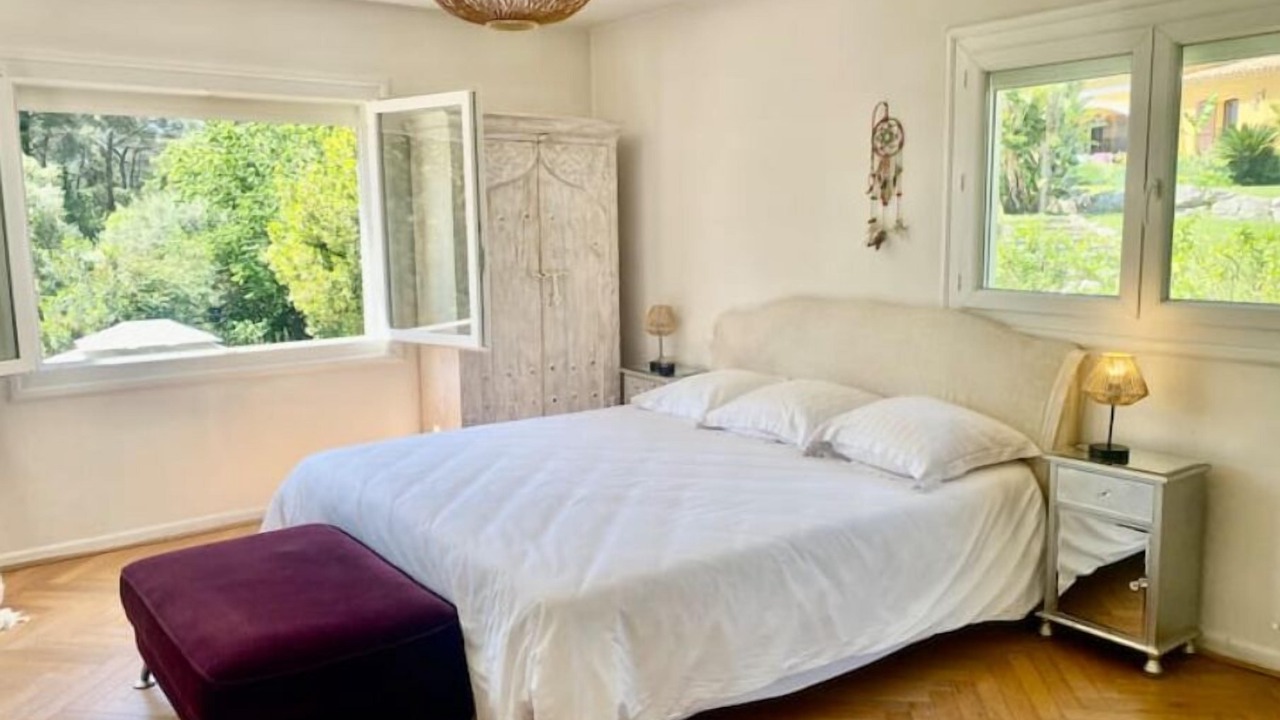Photo of Bedroom in Roquefort-les-Pins