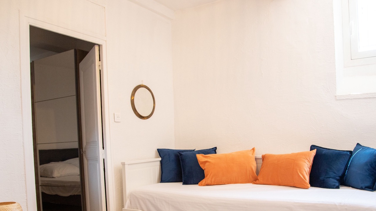 Photo of Bedroom in Antibes City Centre