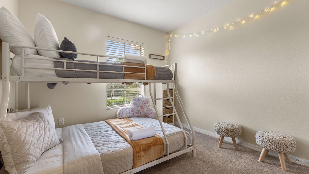 Photo of Bedroom in Sunset Lakes