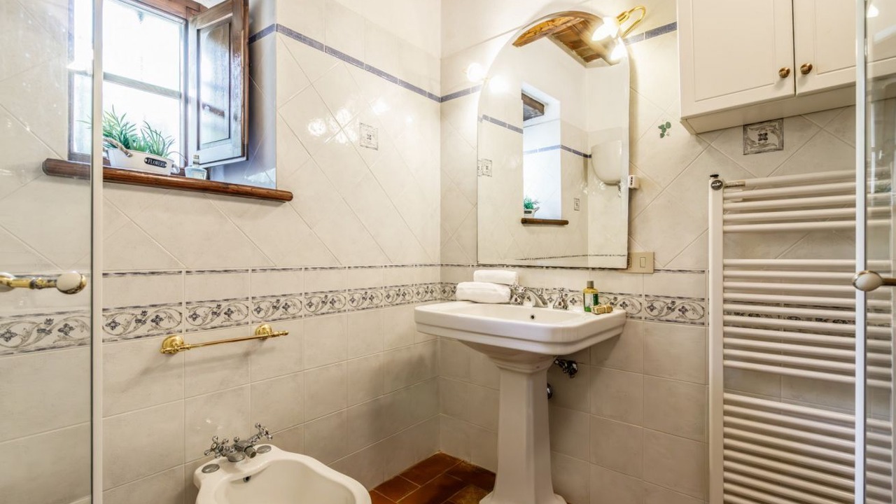 Photo of Bathroom in Gaiole in Chianti