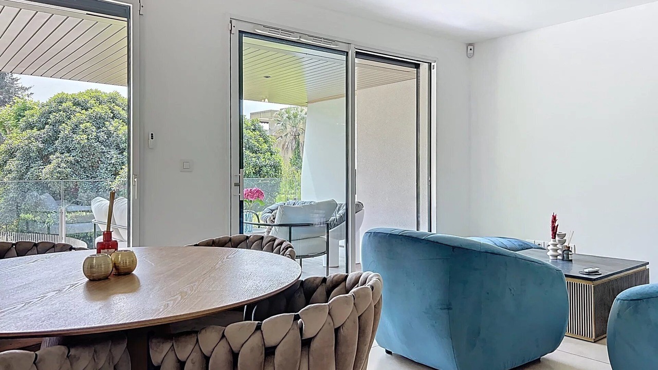 Photo of Livingroom in Prado - Republique