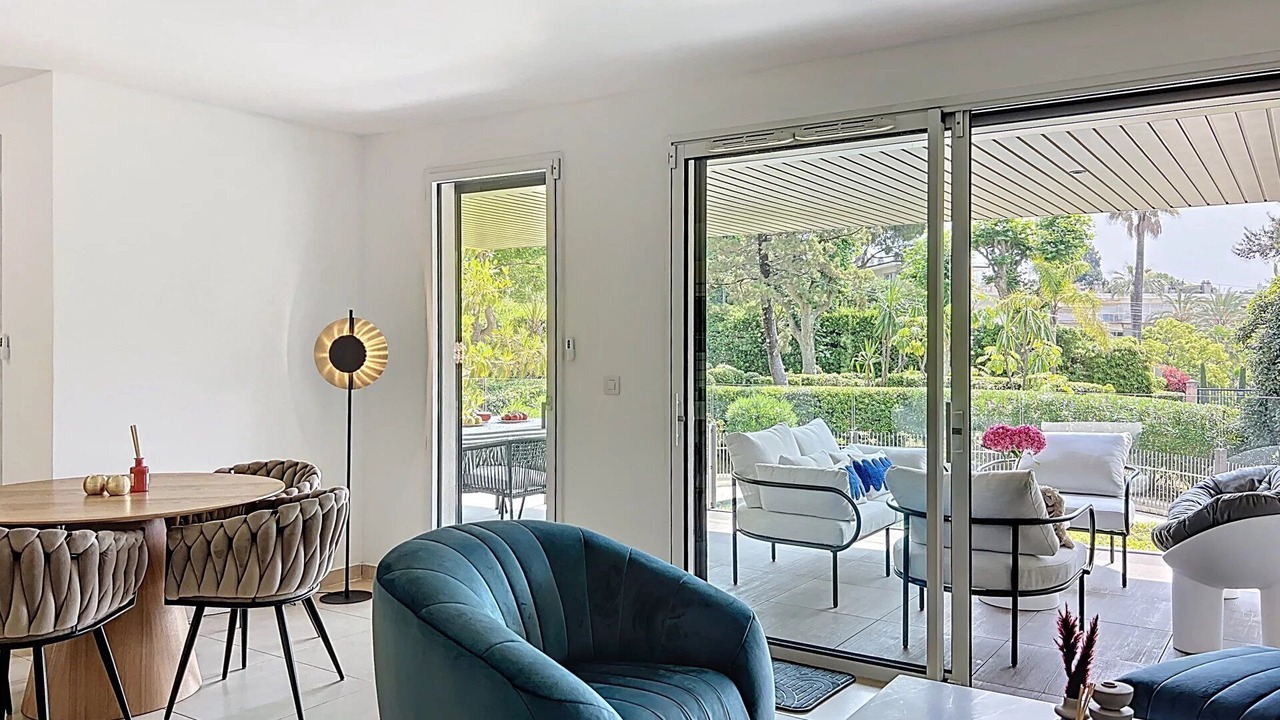 Photo of Livingroom in Prado - Republique