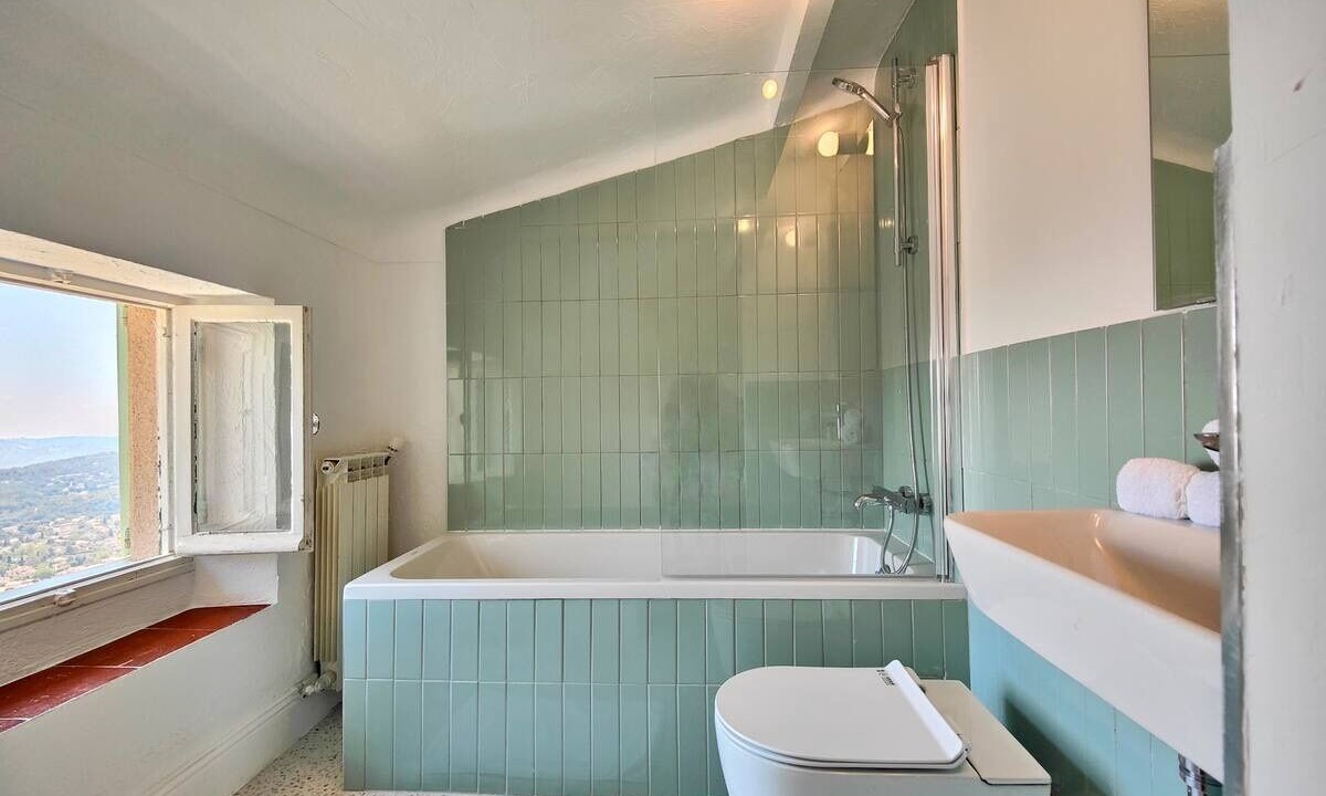 Photo of Bathroom in Saint-Jeannet