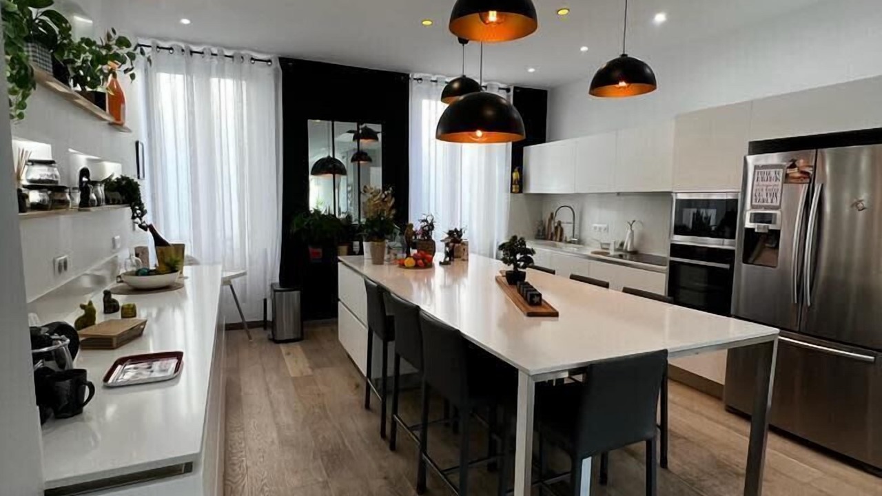 Photo of Kitchen in Prado - Republique