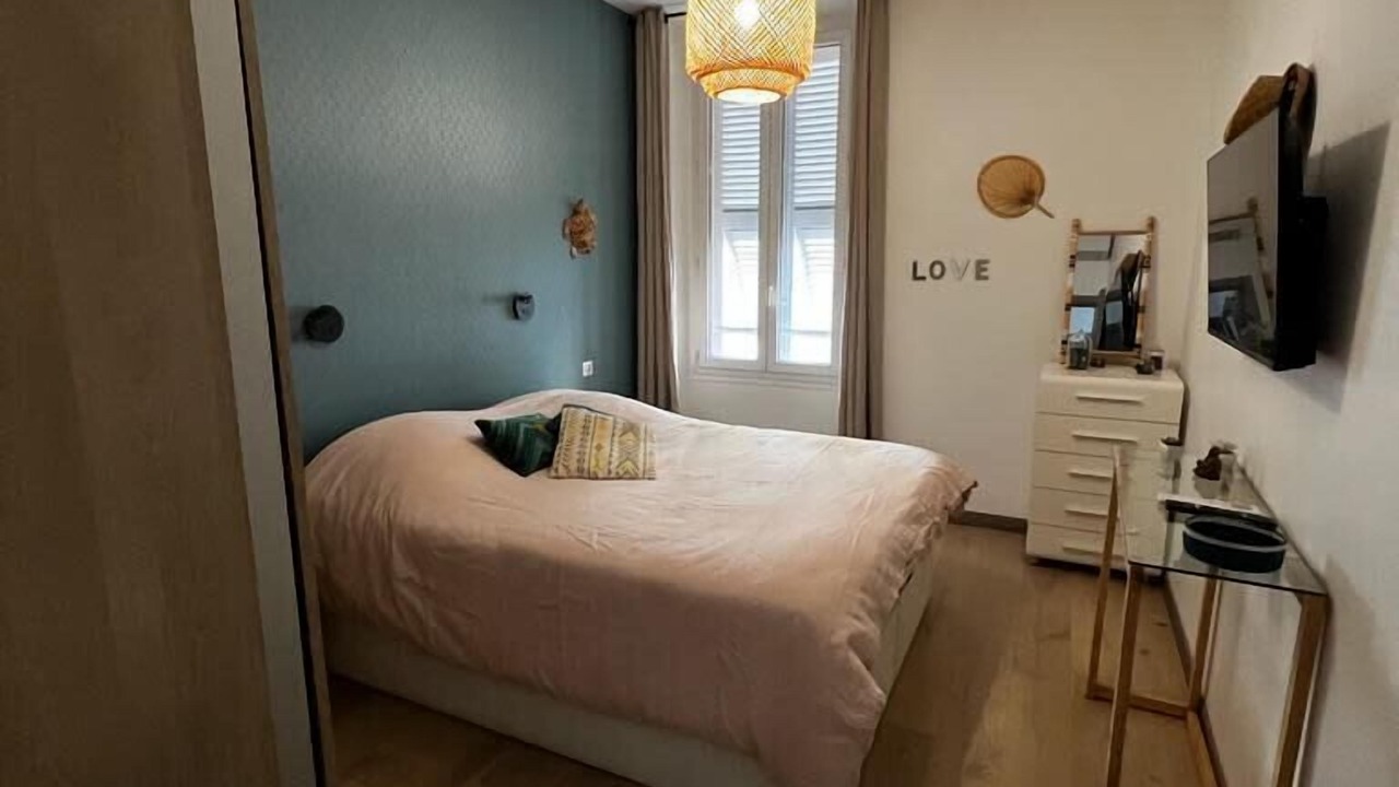 Photo of Bedroom in Prado - Republique