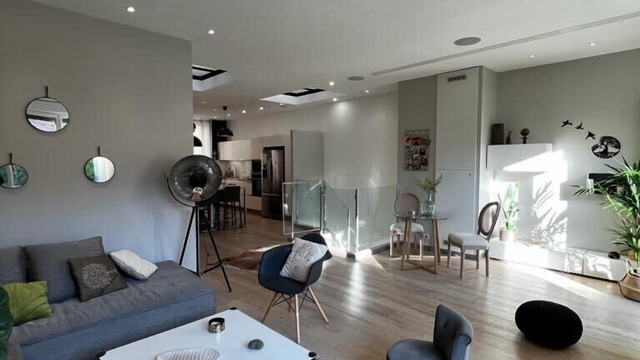 Photo of Livingroom in Prado - Republique