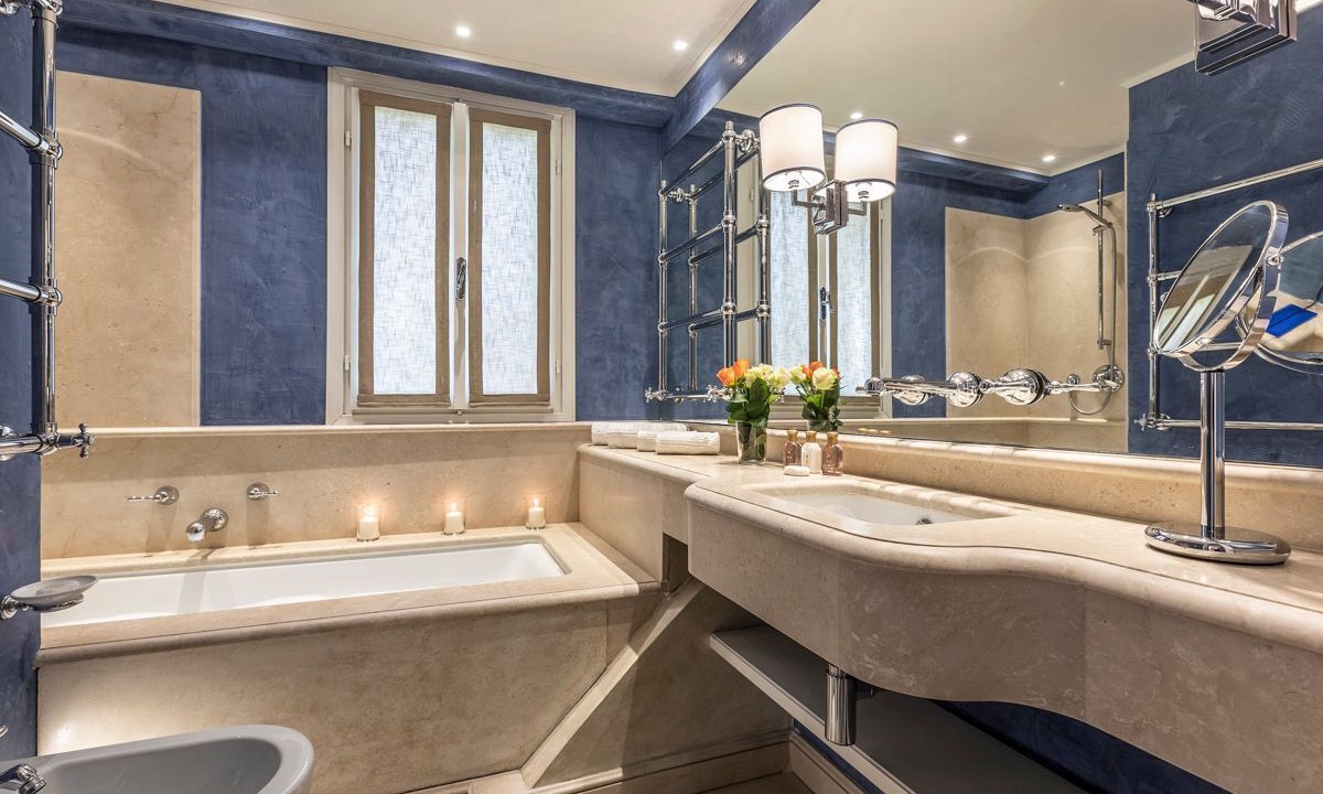 Photo of Bathroom in Dorsoduro
