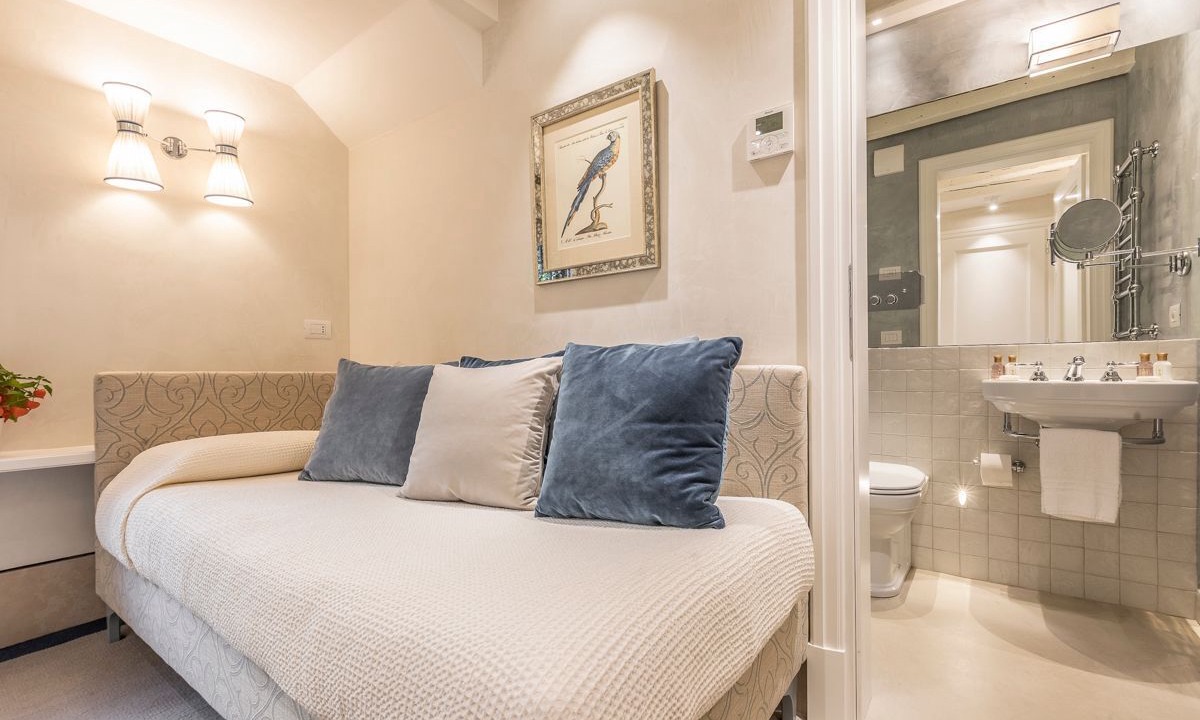 Photo of Bathroom in Dorsoduro