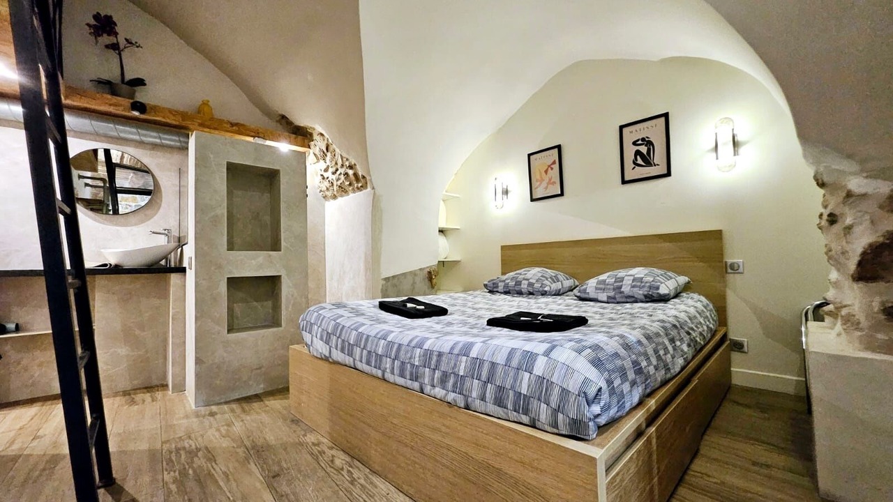 Photo of Bedroom in Antibes Old Town
