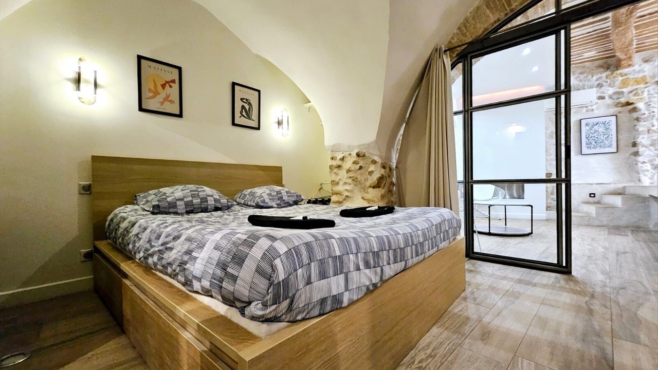 Photo of Bedroom in Antibes Old Town