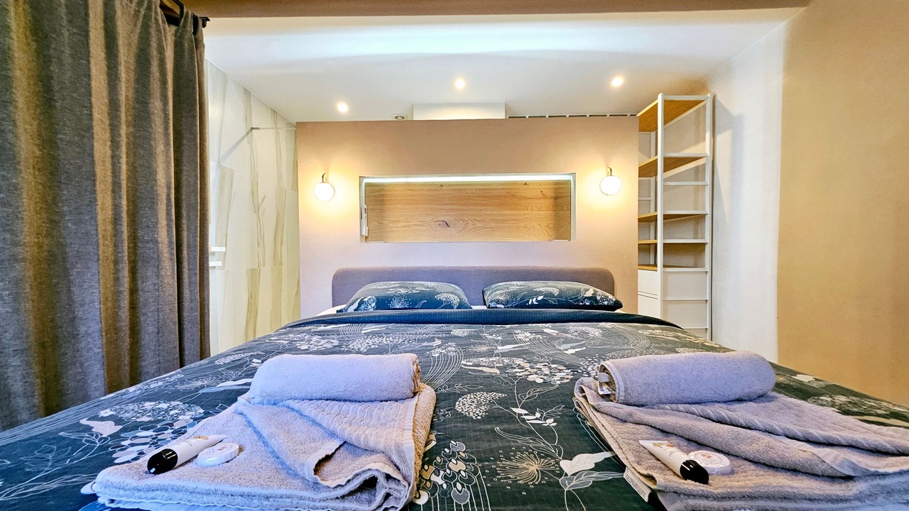 Photo of Bedroom in Antibes Old Town