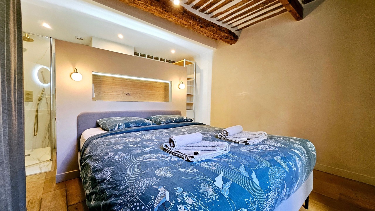 Photo of Bedroom in Antibes Old Town