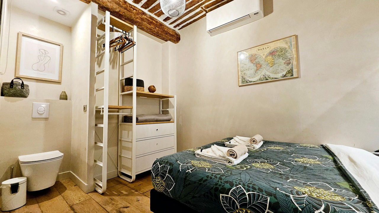 Photo of Bedroom in Antibes Old Town