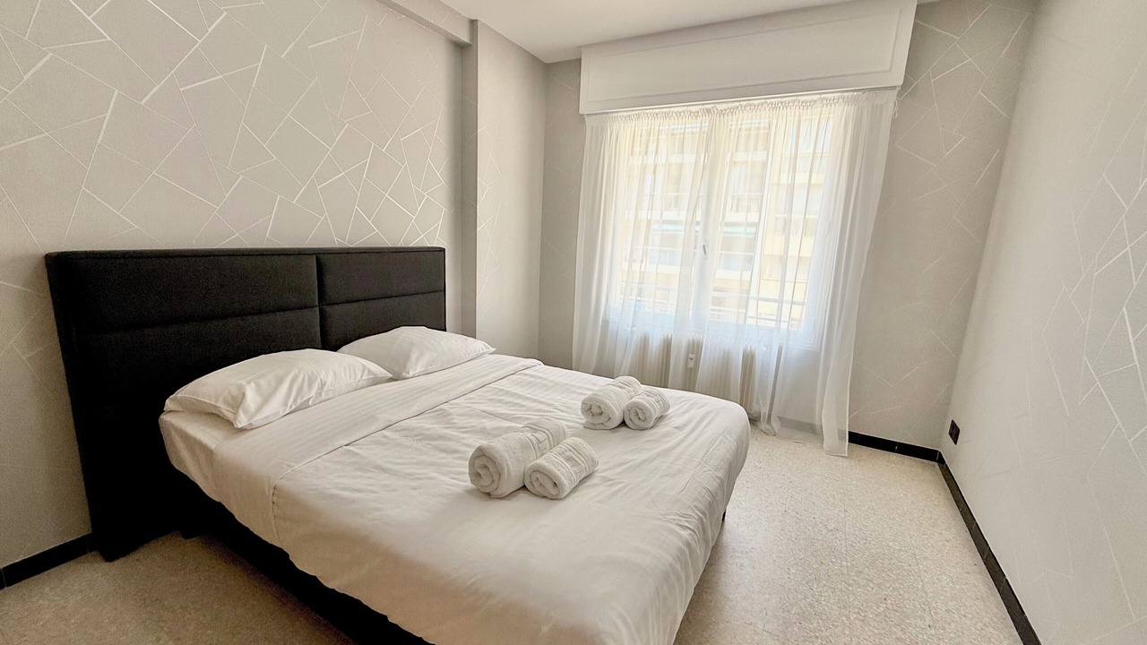 Photo of Bedroom in Antibes Old Town