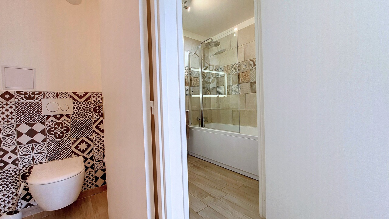 Photo of Bathroom in Quartier du Port