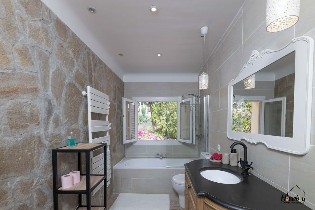Photo of Bathroom in Juan-les-Pins