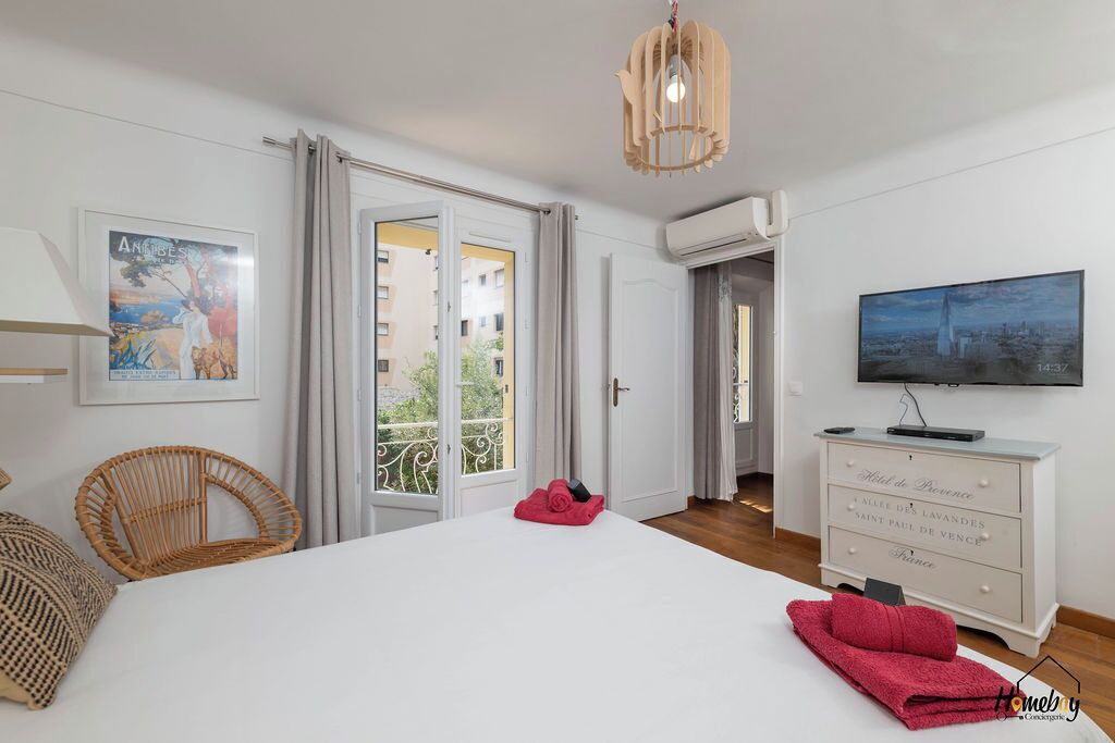 Photo of Bedroom in Juan-les-Pins