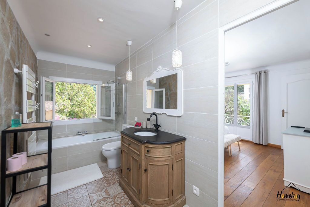 Photo of Bathroom in Juan-les-Pins