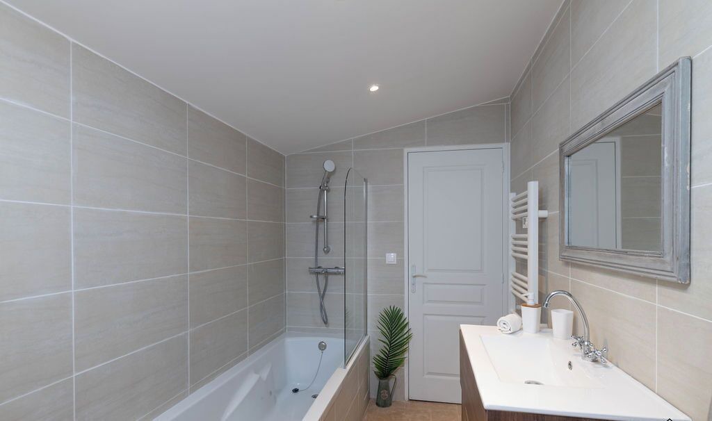 Photo of Bathroom in Juan-les-Pins