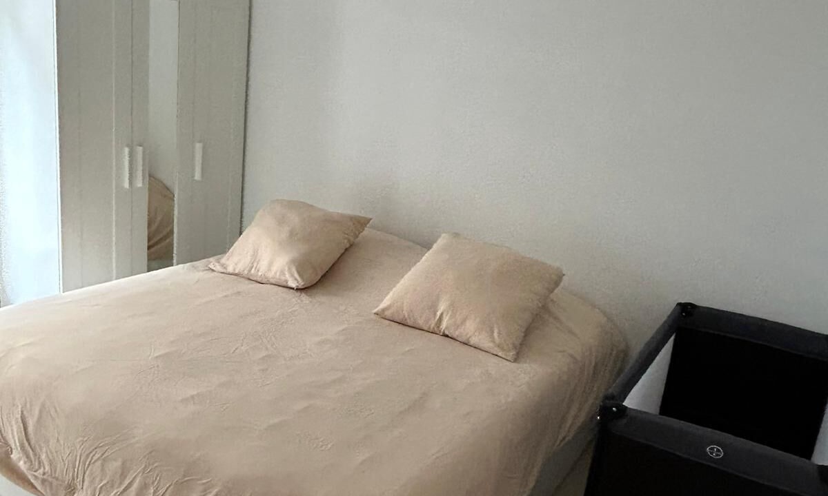 Photo of Bedroom in California - Pezou