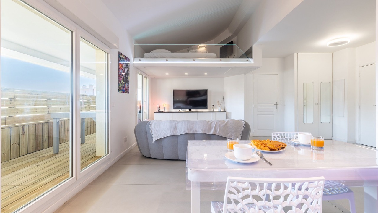 Photo of Livingroom in Prado - Republique
