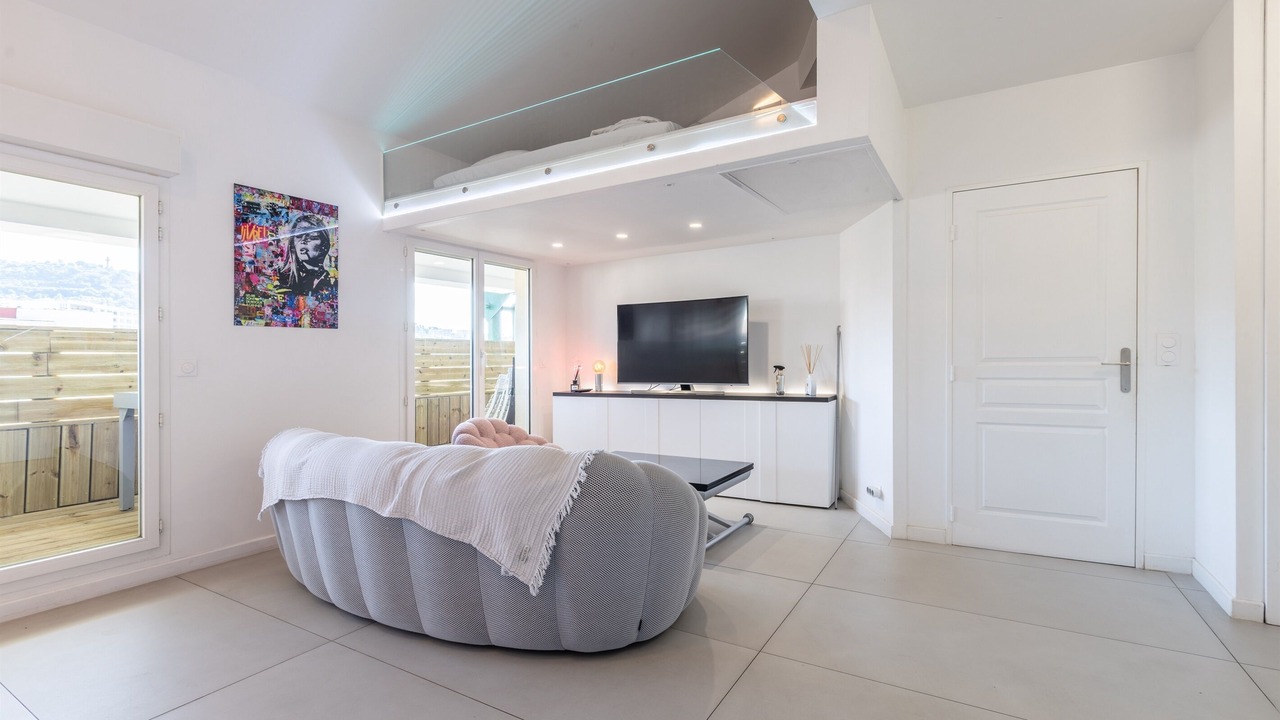 Photo of Livingroom in Prado - Republique