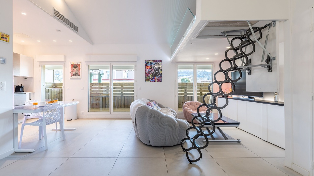 Photo of Livingroom in Prado - Republique