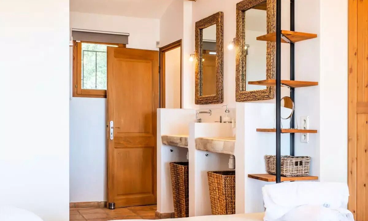 Photo of Bedroom in La Roquette-sur-Siagne