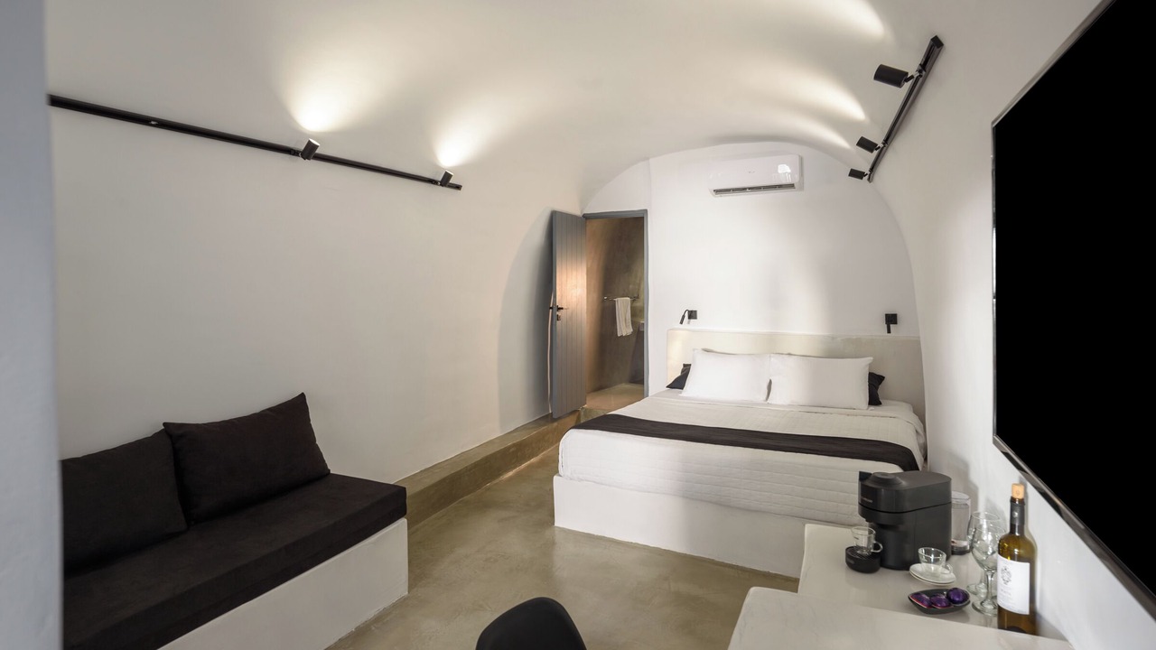 Photo of Bedroom in Santorini