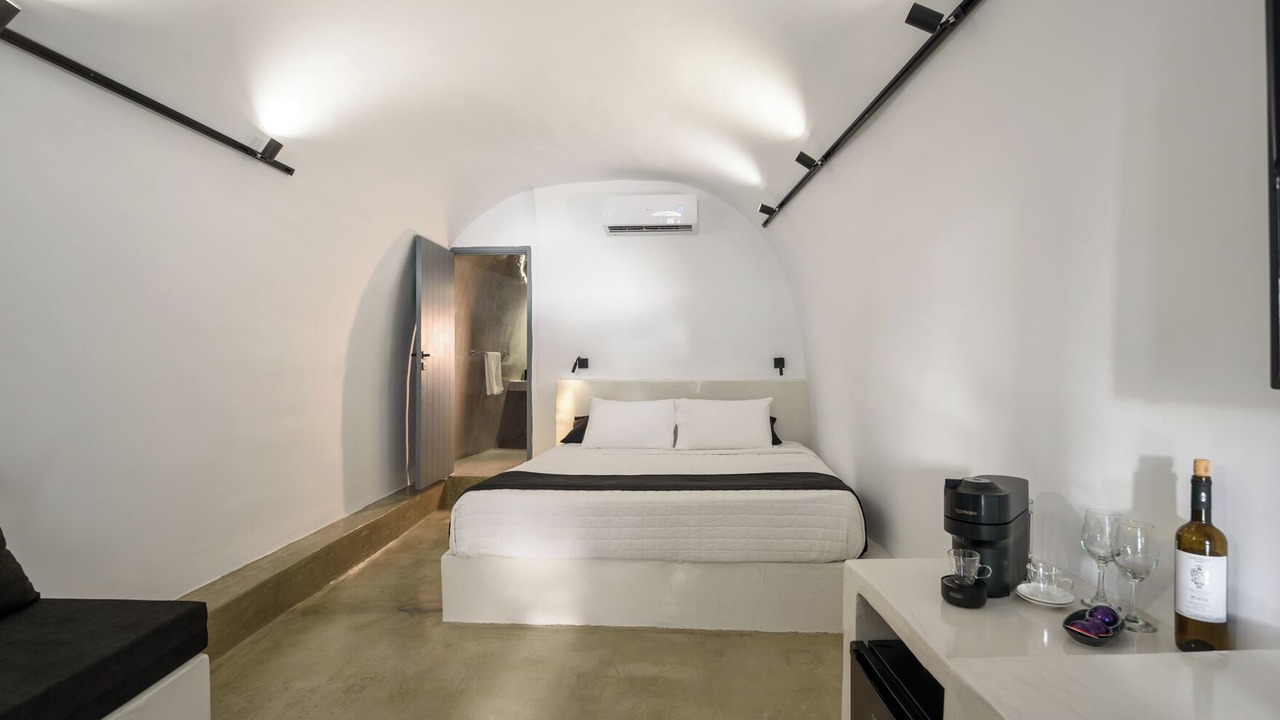 Photo of Bedroom in Santorini