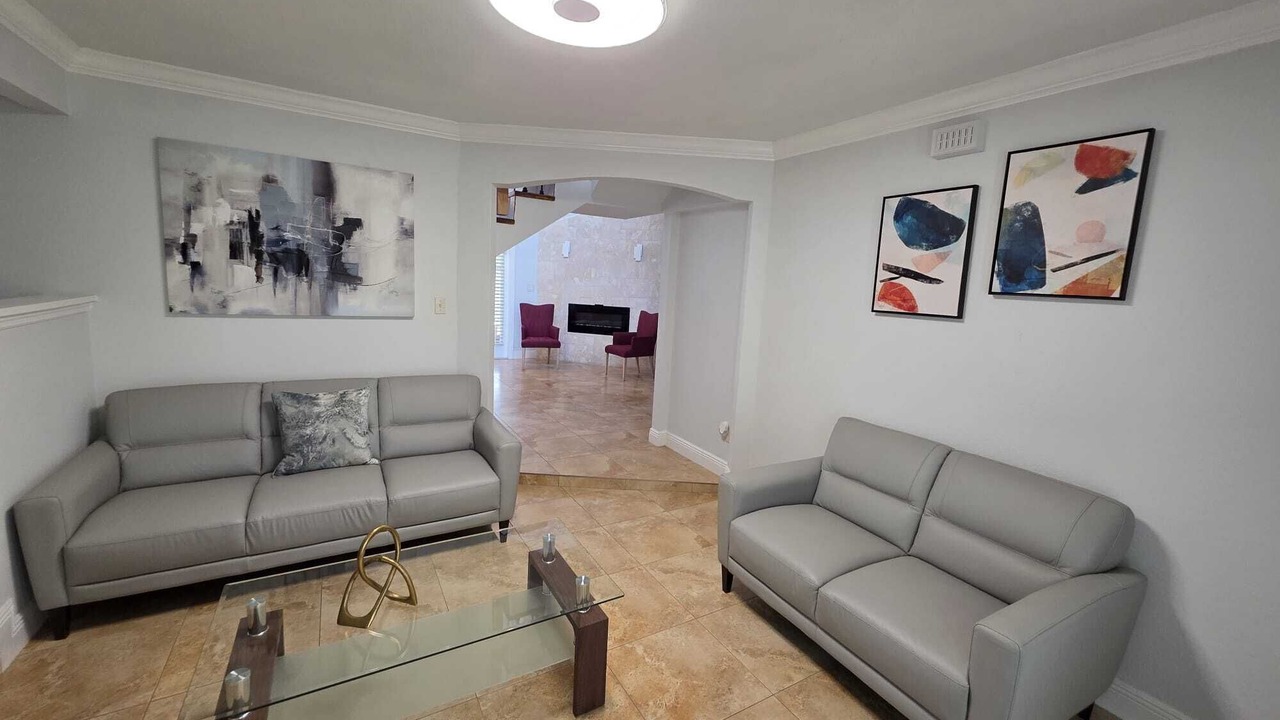 Photo of Livingroom in Goldenrod