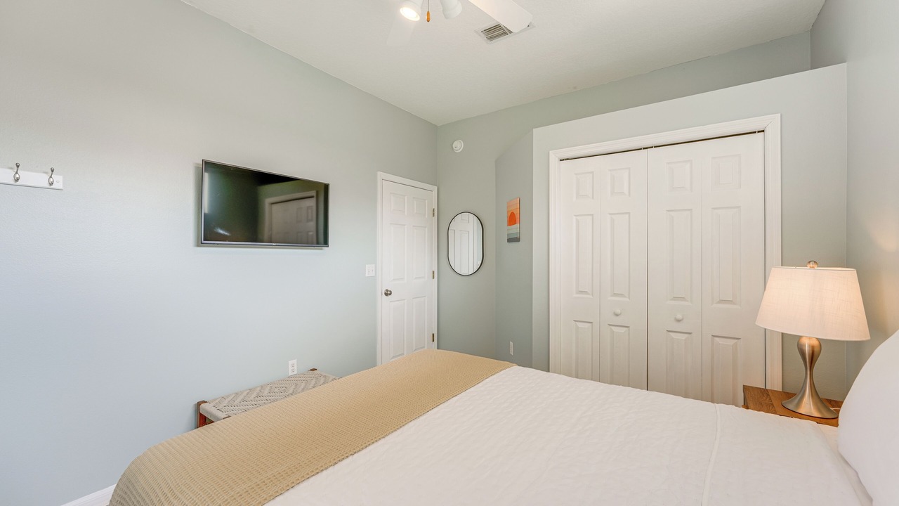 Photo of Bedroom in Sunset Lakes