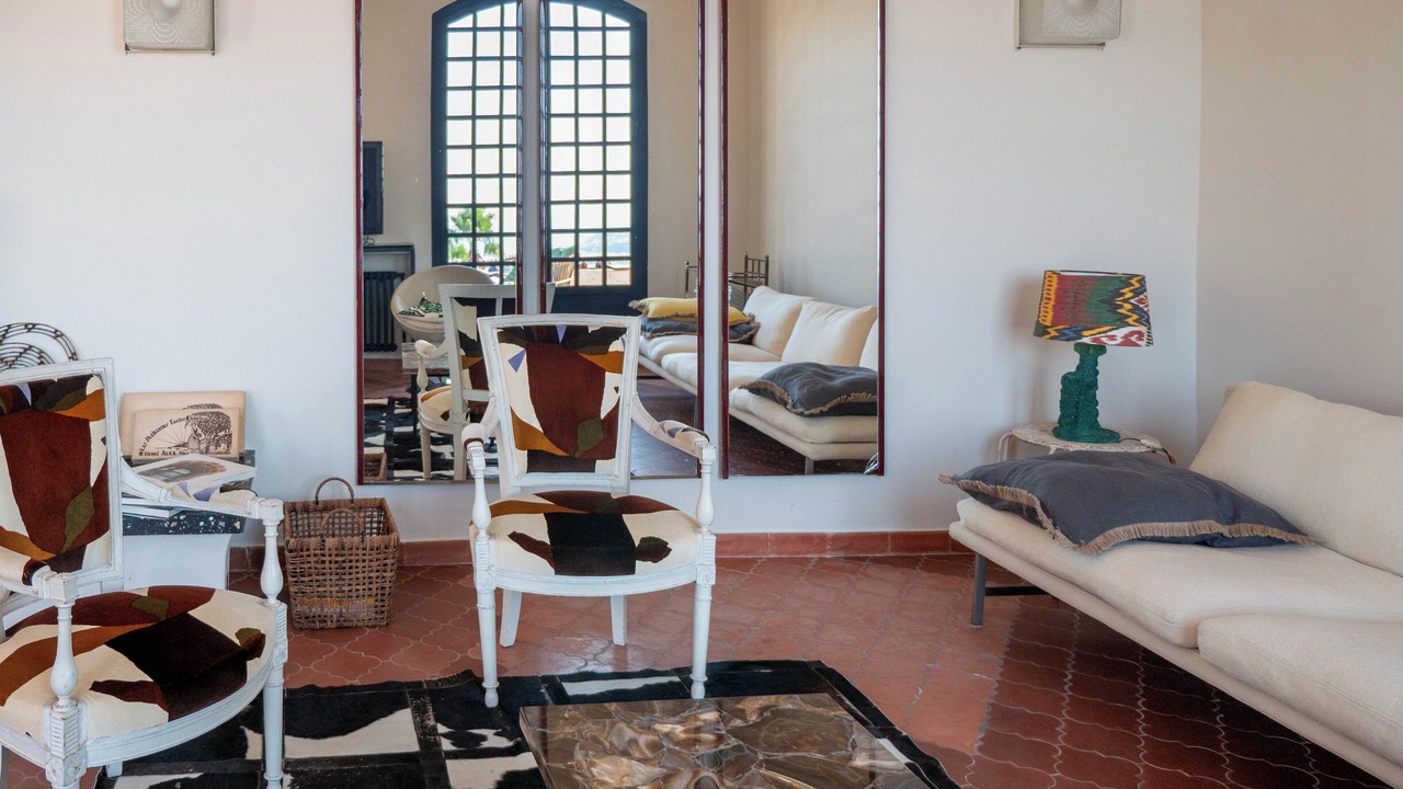 Photo of Livingroom in Gairaut